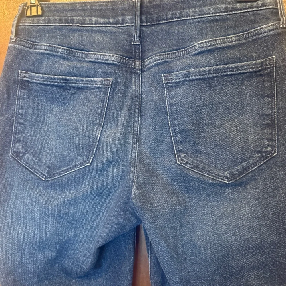 Simply Vera by Vera Wang EUC mid rise slim straight. Body hugging Size 6